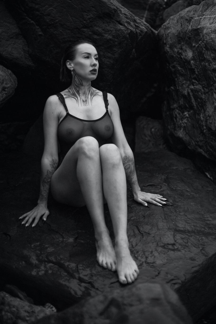 Tamerlane-near-the-beautiful-black-sea - Tamerlane & Alexandra Image 3