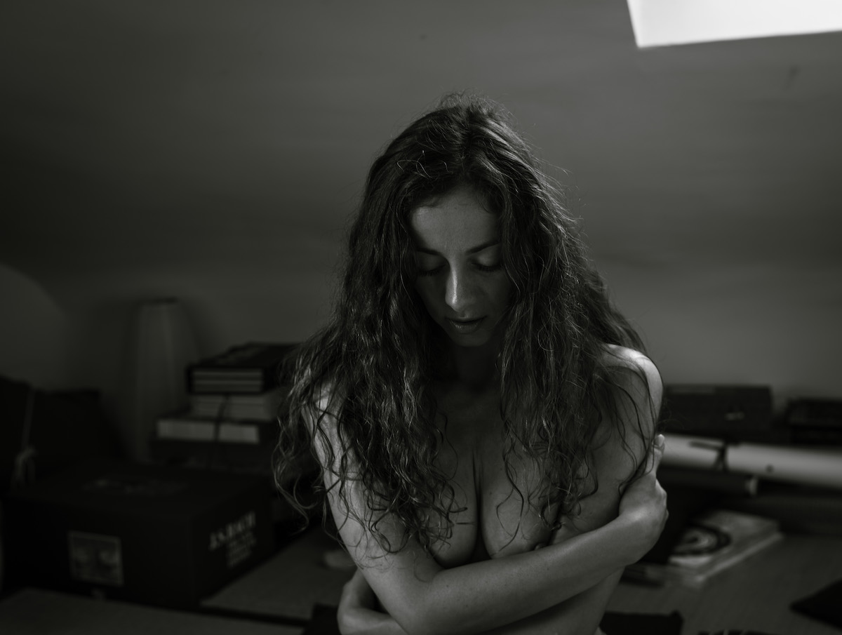An Intimate Regard - Julya Bond & Claudio Pari Image 9