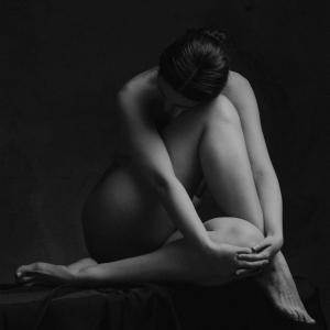 Classic Nude Marina Bogdanova Misha Vakolyuk 03 Boudoir Photography with a Single Light Setting