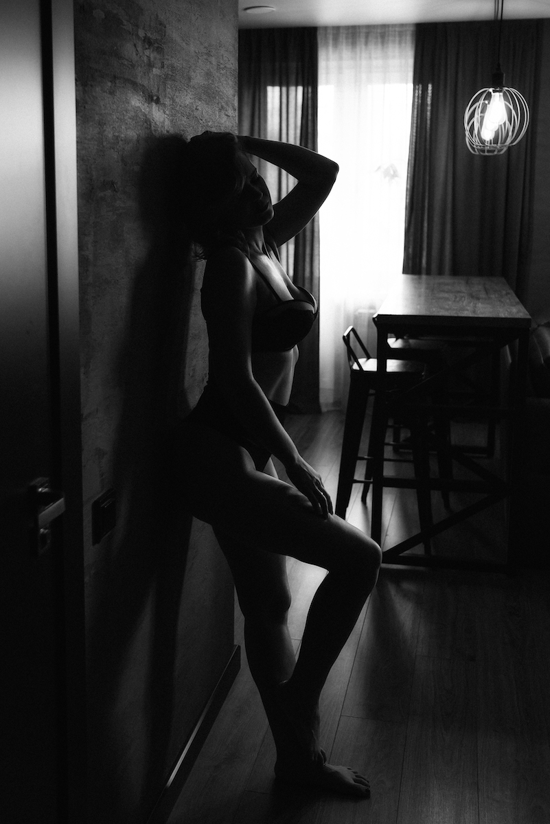 Evening languor - Nastya & Euhenio boudoir photographer Image 2