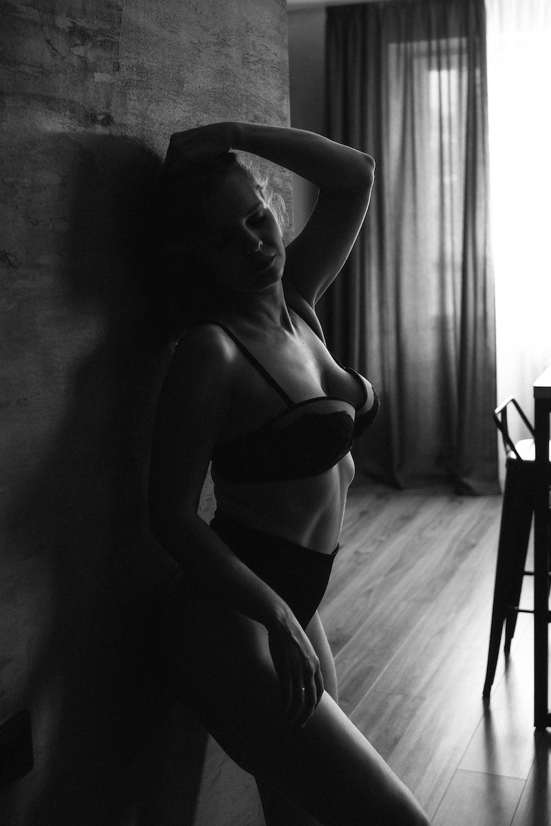 Evening languor - Nastya & Euhenio boudoir photographer Image 1