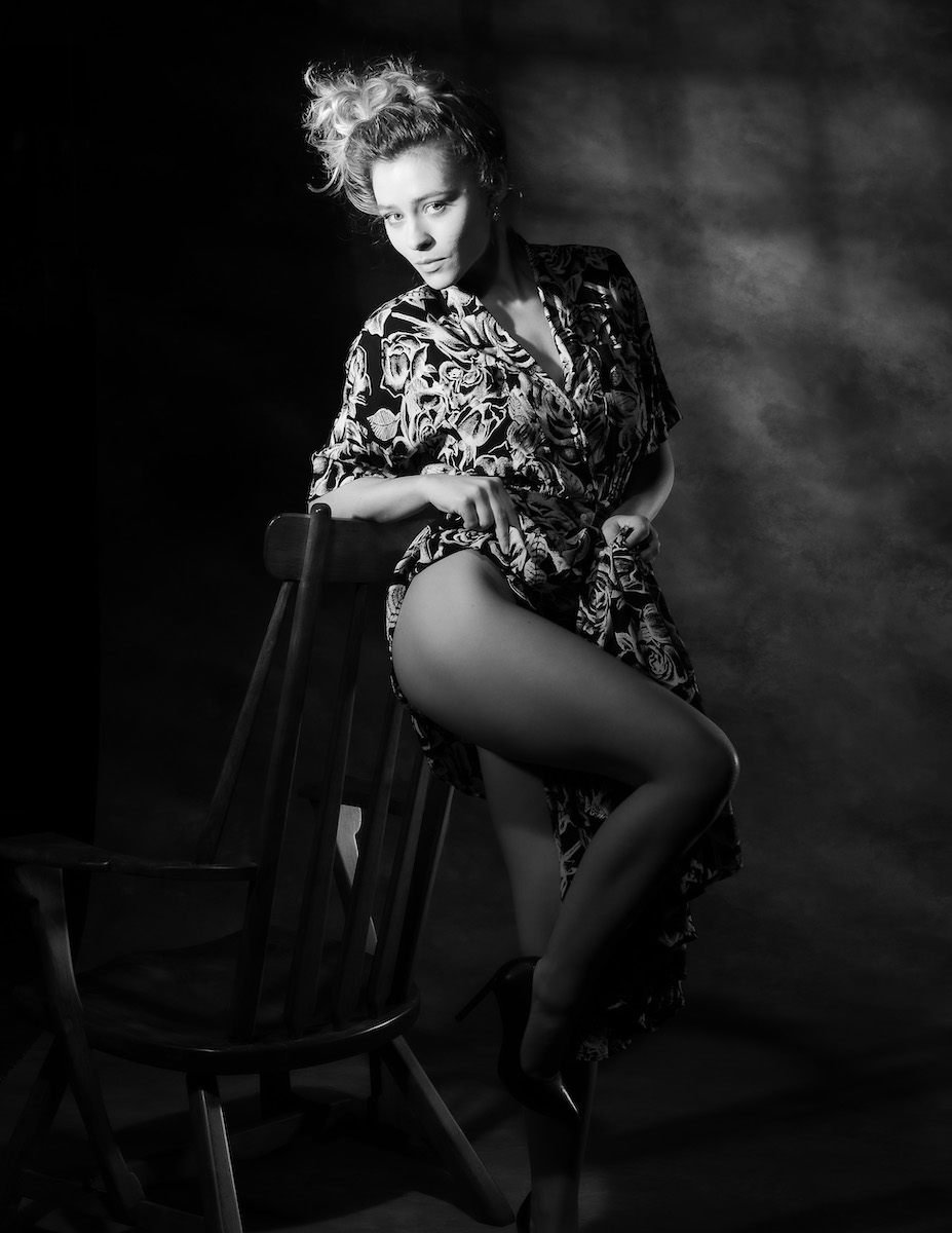 Hollywood Glamour in Black and White - Alice Antoinette & Doug Hansgat Image 5
