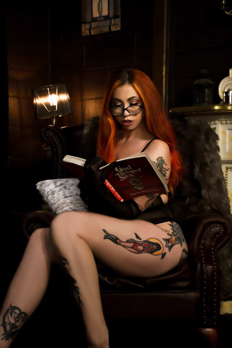 Meet me in the library - Sami Sparrow & Soul Creator Photography Image 8
