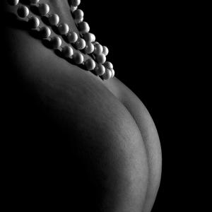 Rolling pearls -  Márkus Edina & Boda Szilvia Boudoir Photography