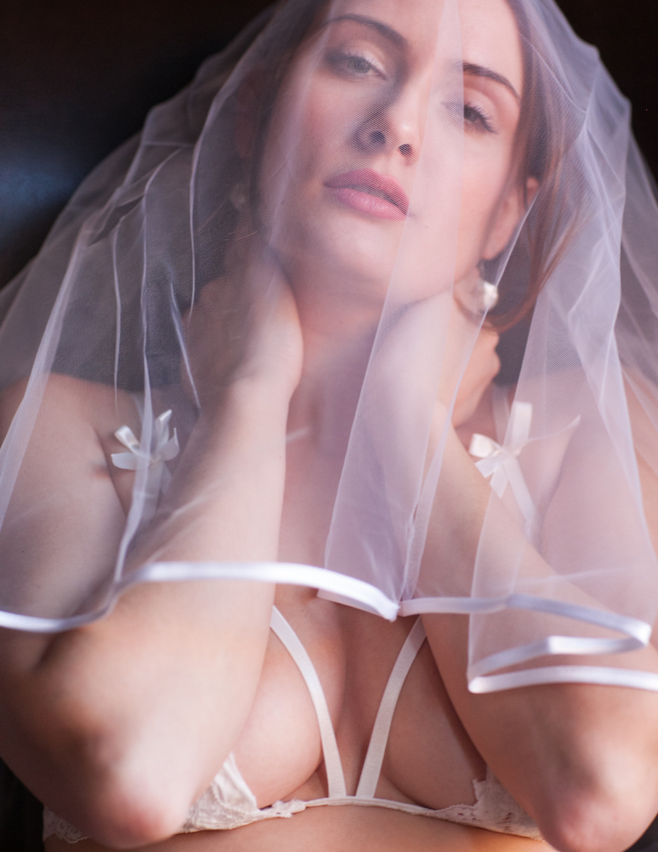 Russian Bride Boudoir - Irina Stivala & Jason Martin Image 7