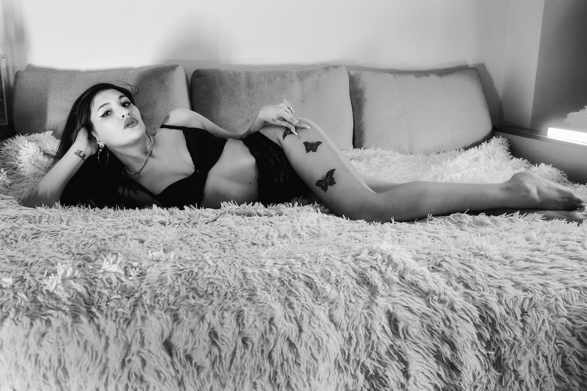 Sexy Lubanka & Irishka & Euhenio boudoir photographer Image 6