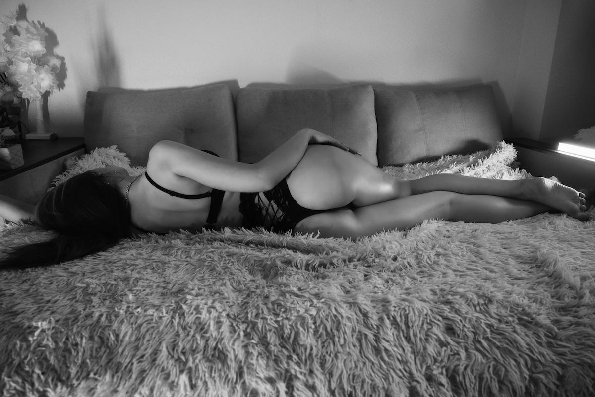 Sexy Lubanka & Irishka & Euhenio boudoir photographer Image 10