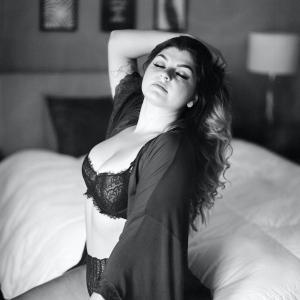 The Art of Boudoir Through a Medium Format Lens - Rachel Barber & Holly Howard