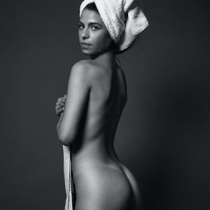 White Towel Dreams - Sofia Fylaktou & Christopher Stavrinides Boudoir Photography