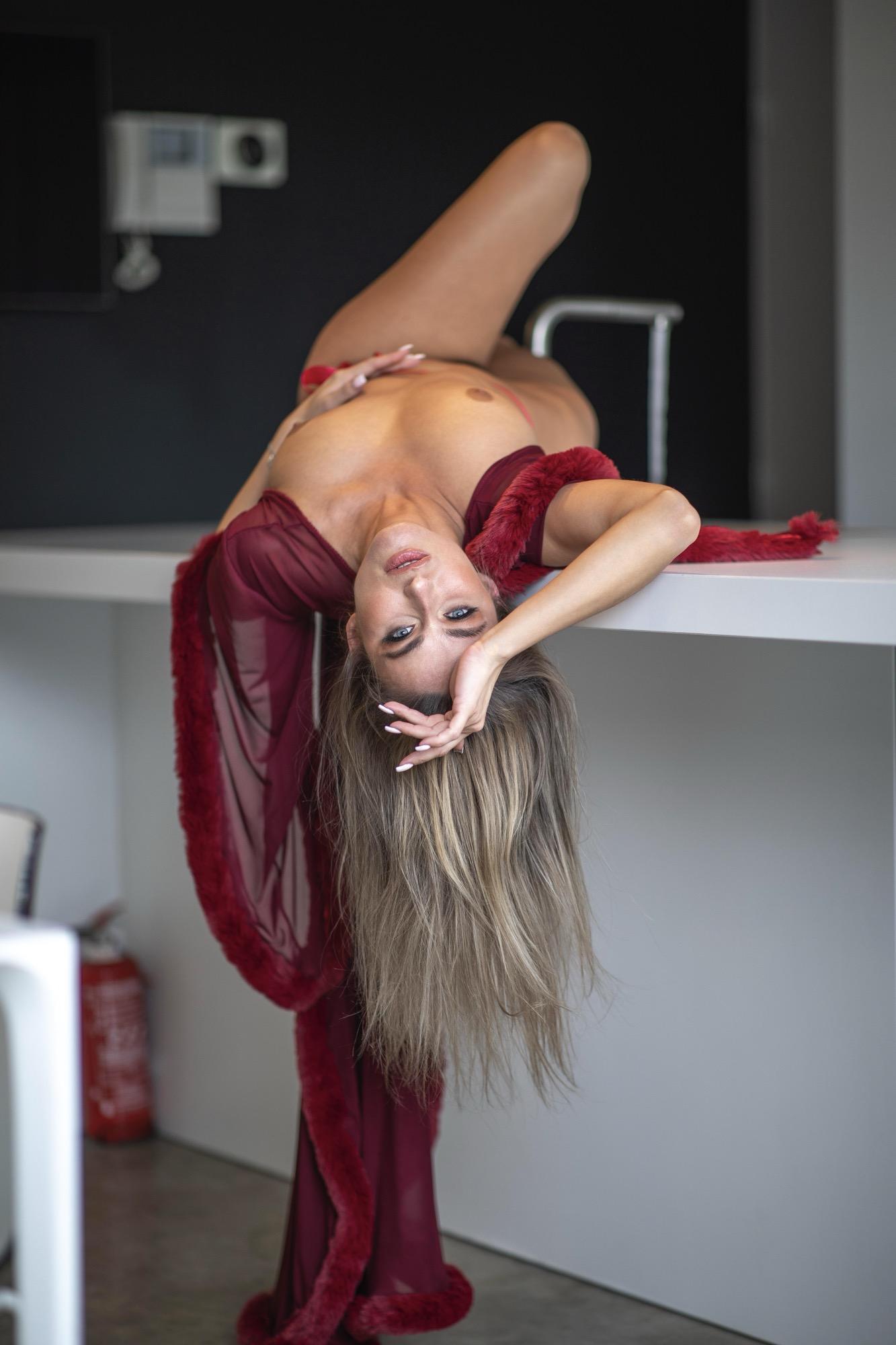 Supergirl - Gabriel Dusil & Supergirl Image 14