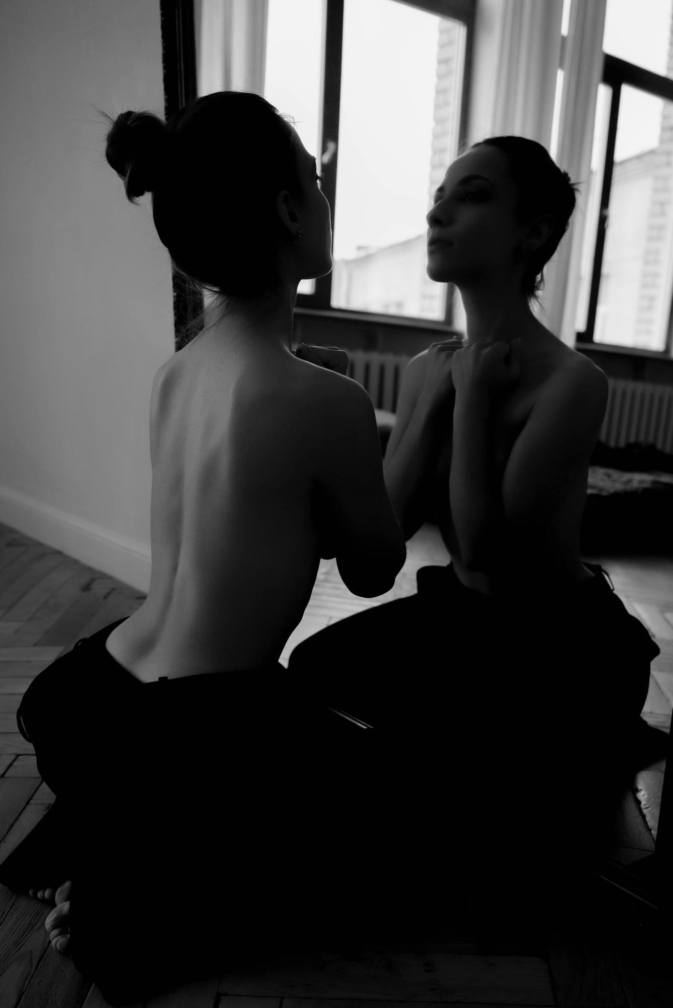 Aesthetics of a Woman - Aneliya Maslova Image 3