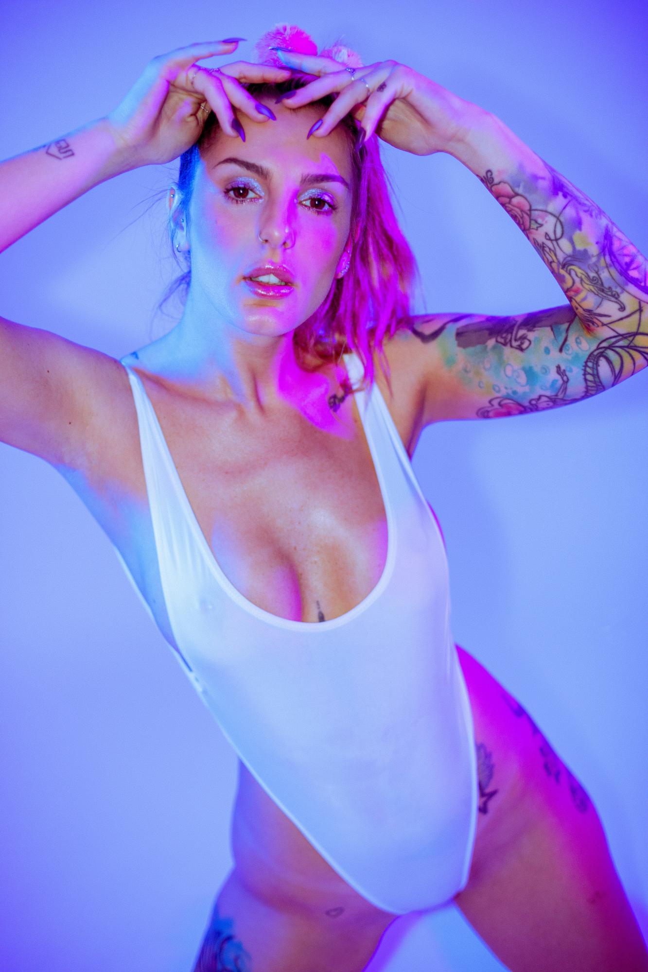 90's Neon Muse - Krisztián Sárkány & Nizsy Image 7