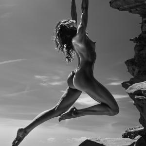 A Flexible Rocky Statue - Paolo Lazzarotti & Maura