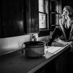 Abandoned Ozarks Emily Gallo Joe Combs 2 Vi0o84y Boudoir Poses in the Kitchen