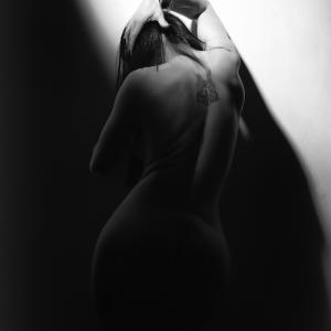 All Gela Gela Mbaphotostudio 29 Npw80kh Boudoir Photography with a Single Light Setting