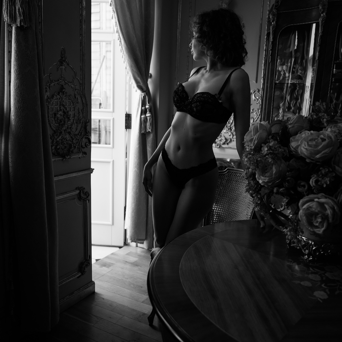 Alone in the Palace - Itamar Saida & Yaroslava Image 16