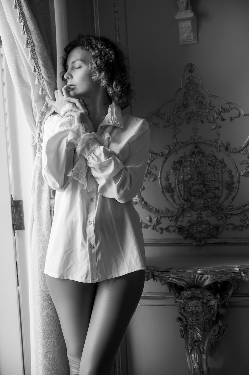Alone in the Palace - Itamar Saida & Yaroslava Image 29