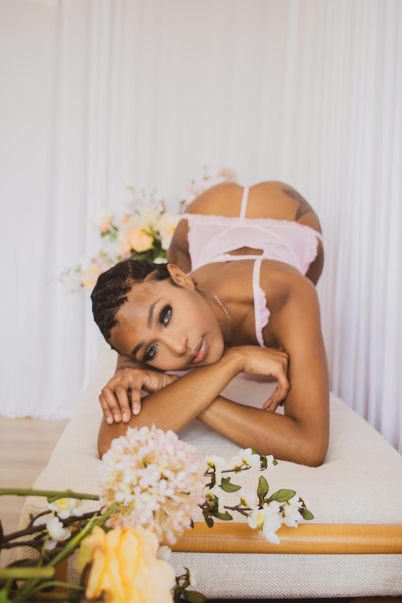 Among The Blooms - Ellie Myers | Ellie Photo Co. & Dariya Batey Image 3