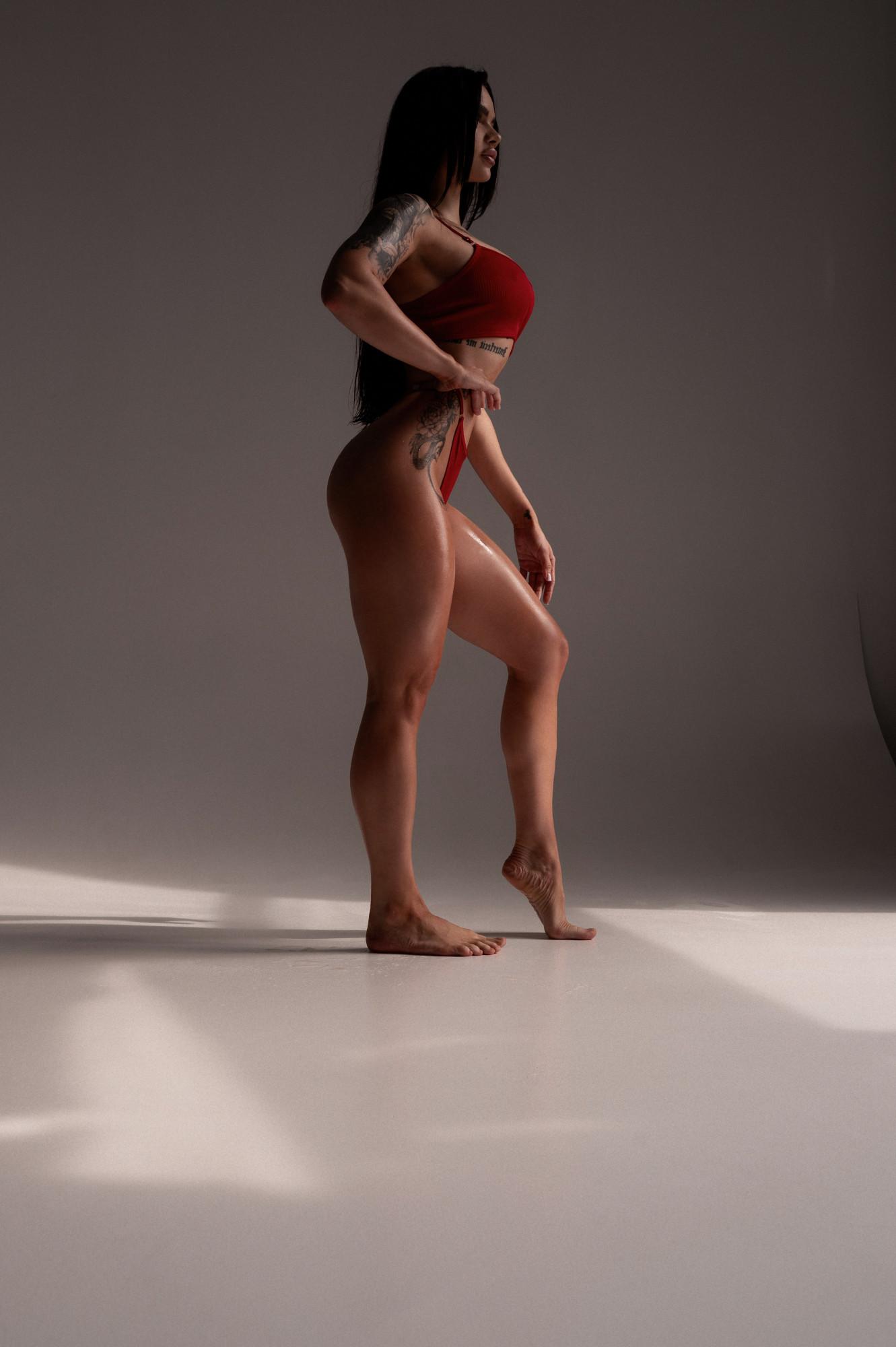 Anatomy Of Elegance - Emilia Ravinskaya Image 9
