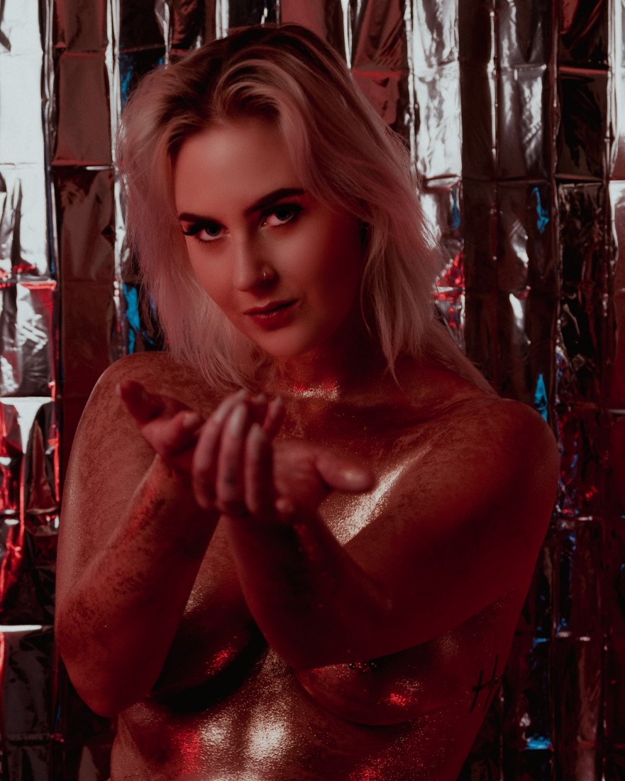 And Here She Comes - Bbarbieedoll & Gessica Wijk Image 10