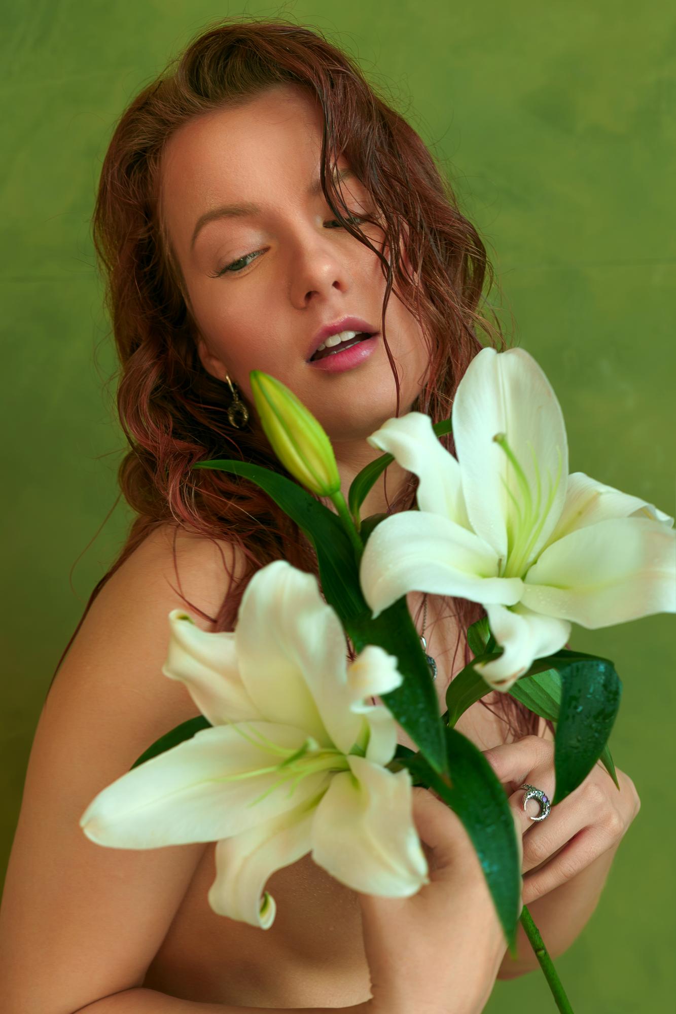 Anna Luna And The White Lilies - Nason Gradushiy & Anna Luna Image 5