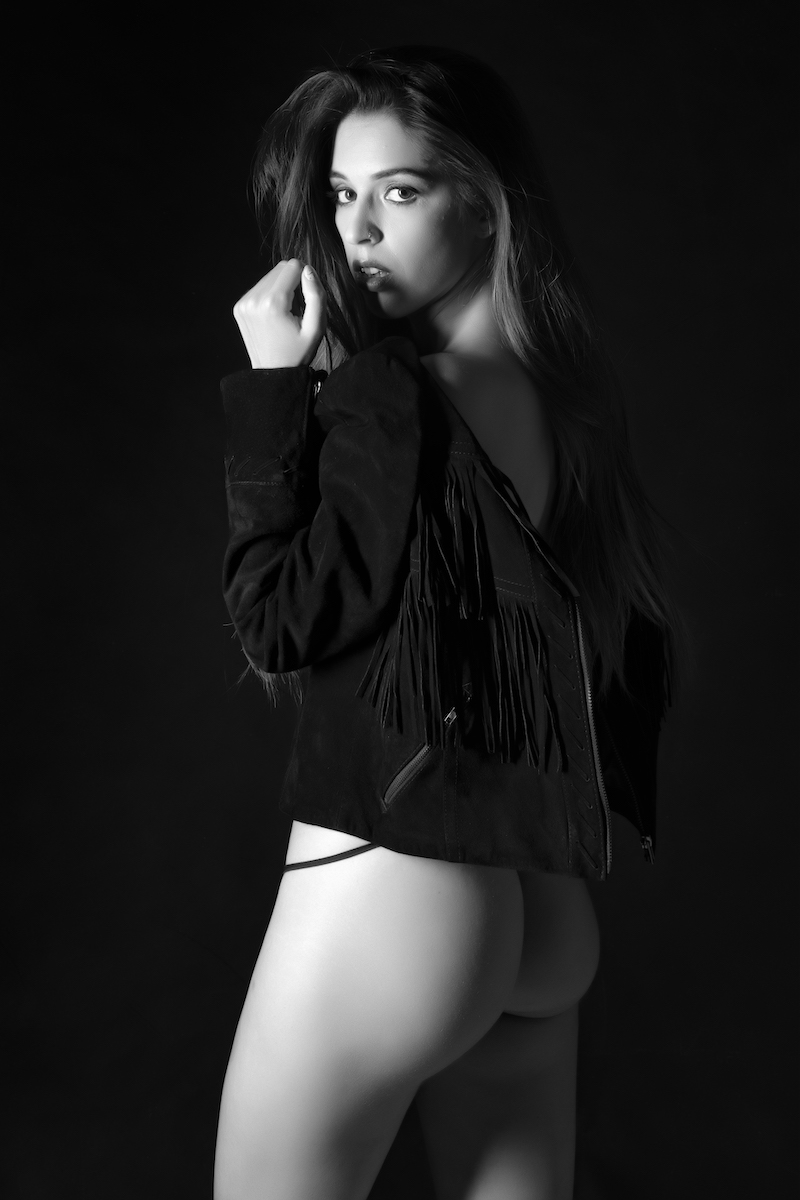 Around LAURA - Laura Fernández & Mbaphotostudio Image 24