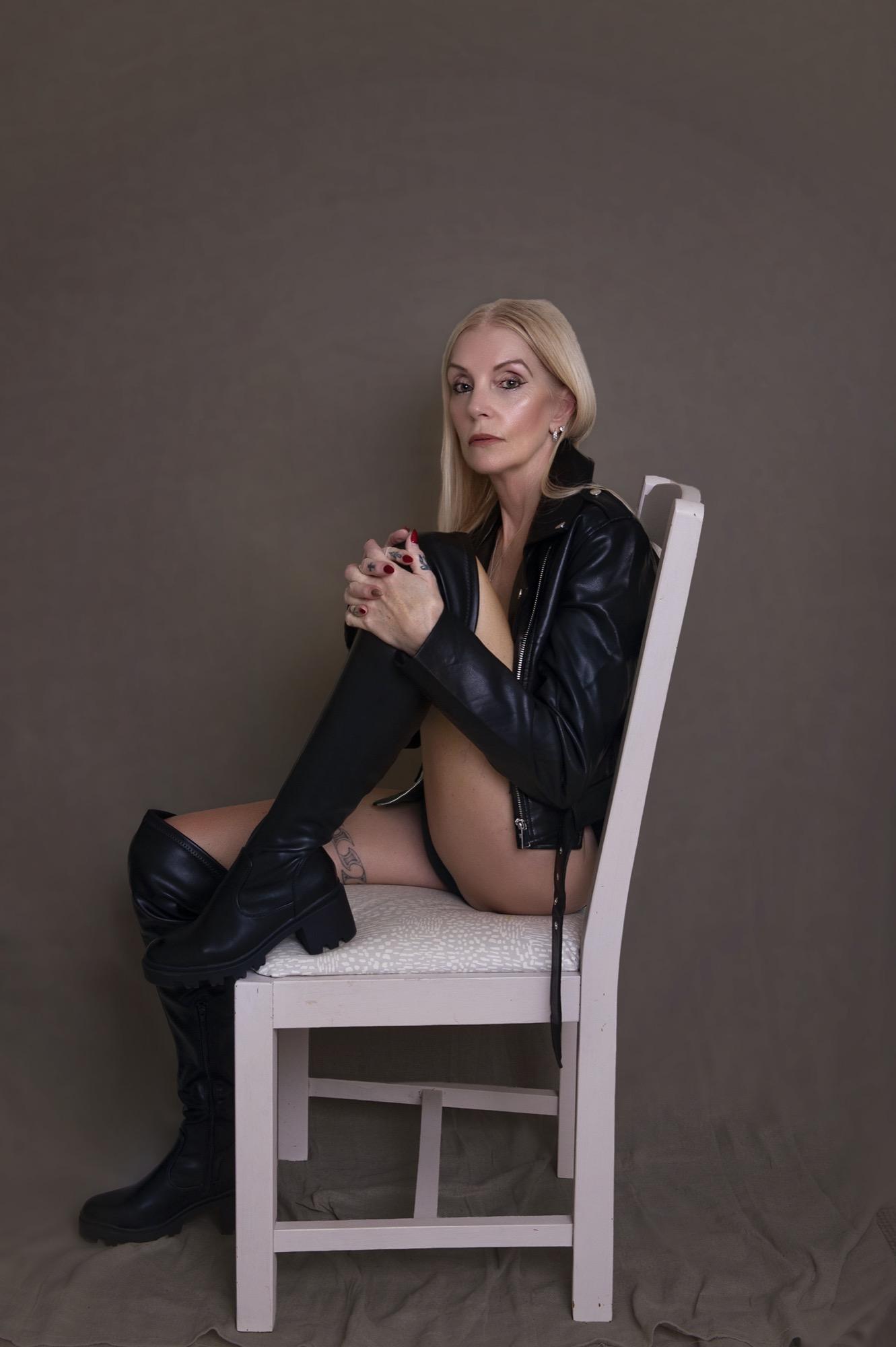 At Home With Mandy - Brian Lewicki & Mandy- Digital Creator Image 5