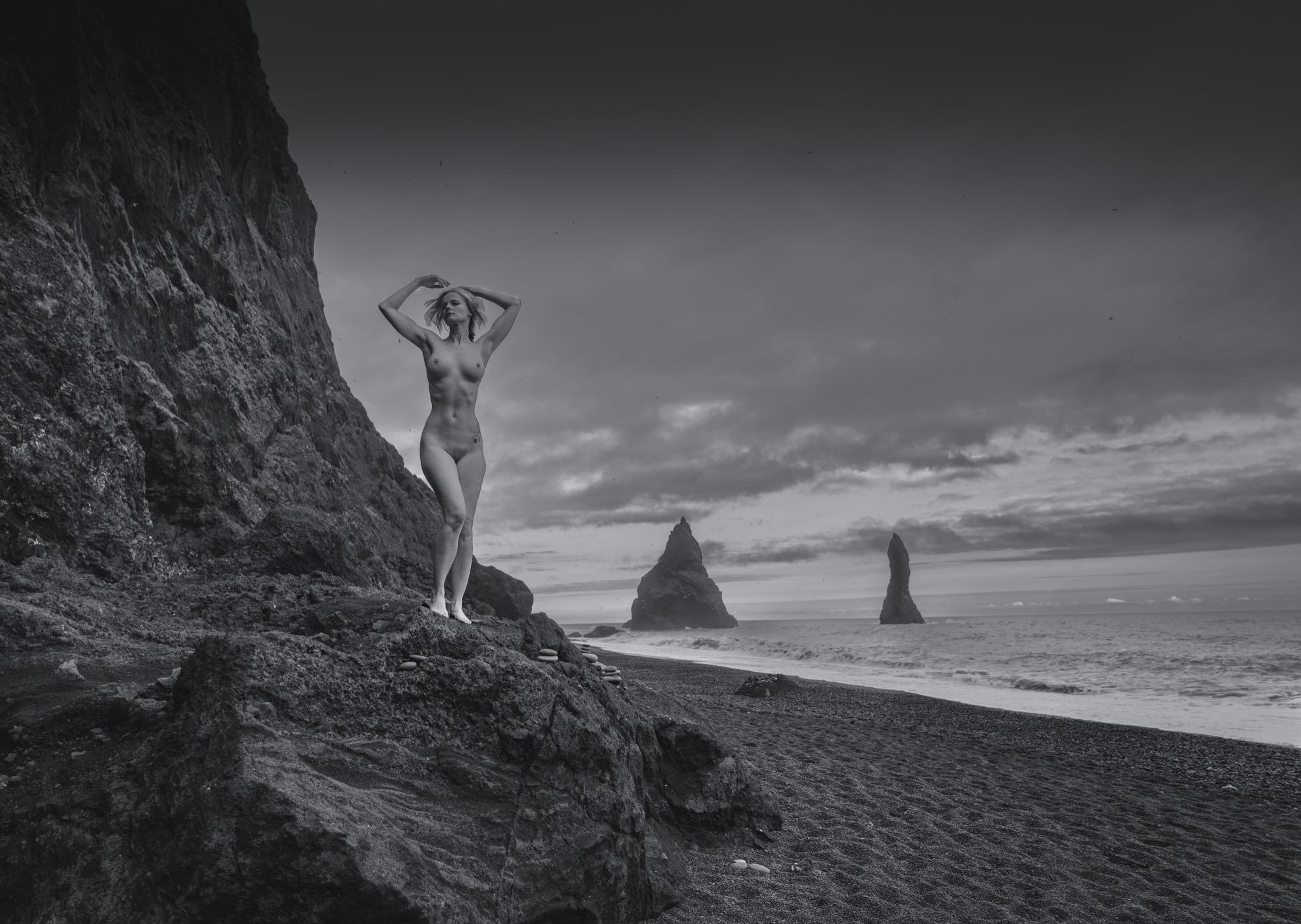 Black Sand Beach Of Beauty - Claudio Pari & Mini Nini Image 3
