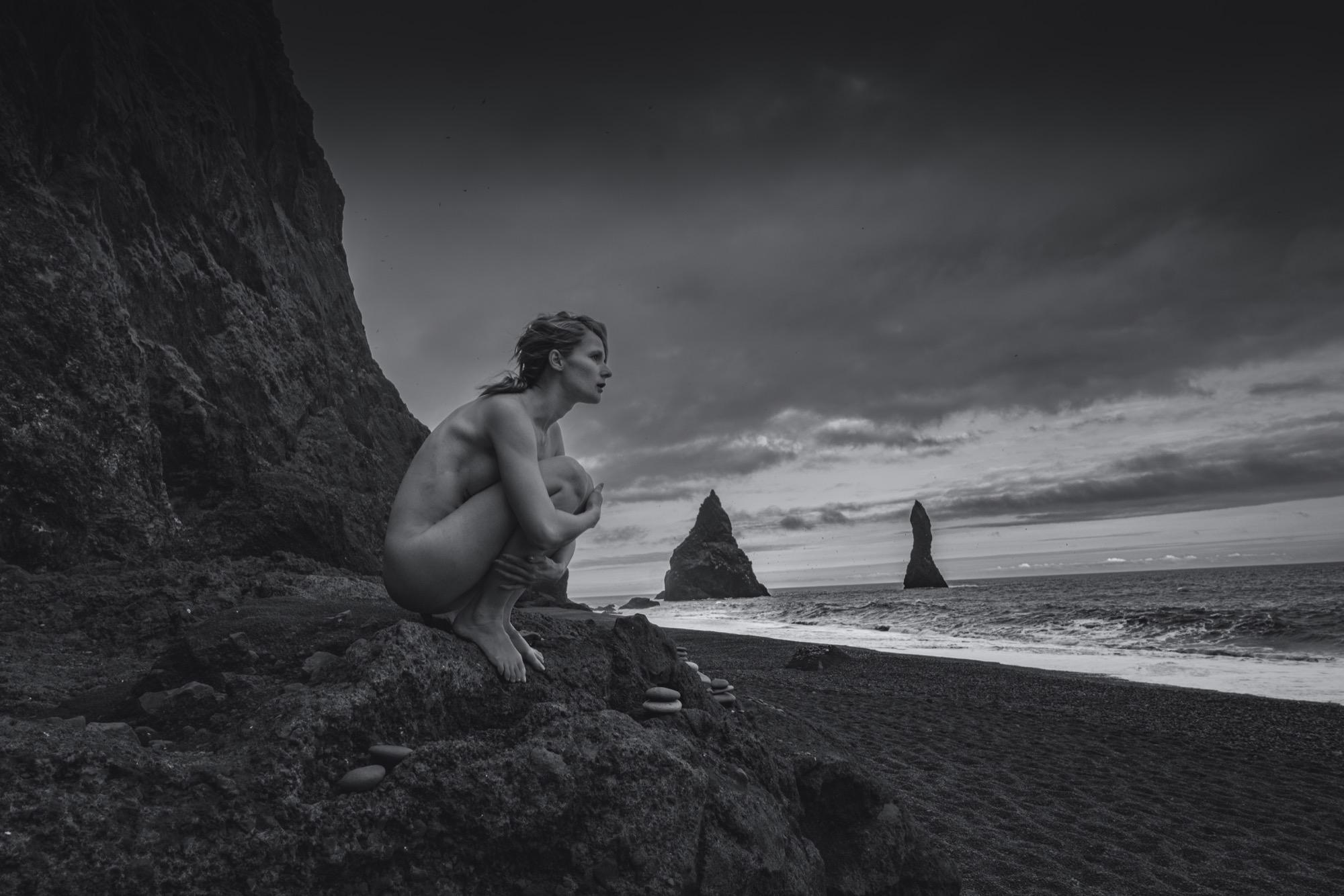 Black Sand Beach Of Beauty - Claudio Pari & Mini Nini Image 6