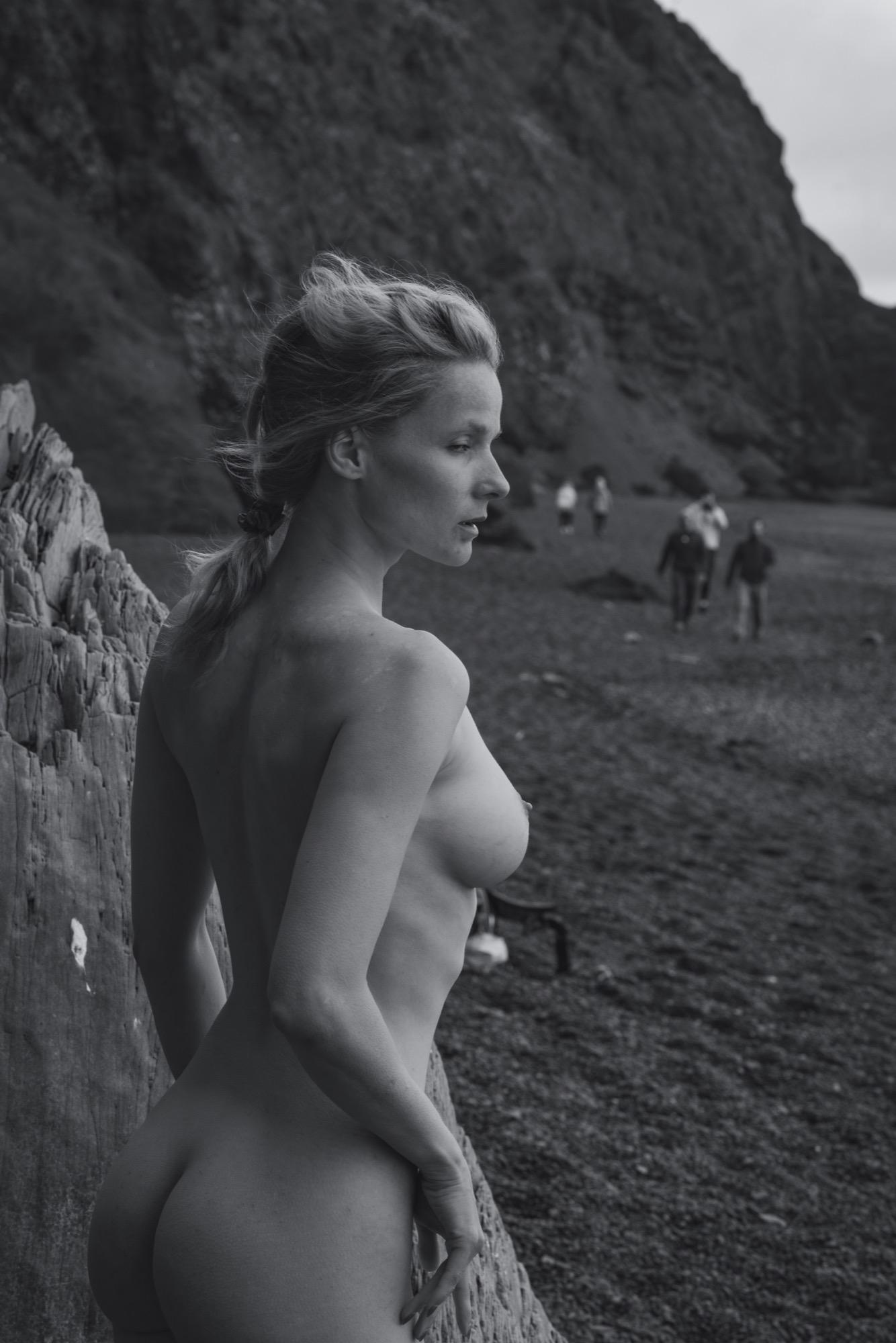 Black Sand Beach Of Beauty - Claudio Pari & Mini Nini Image 8