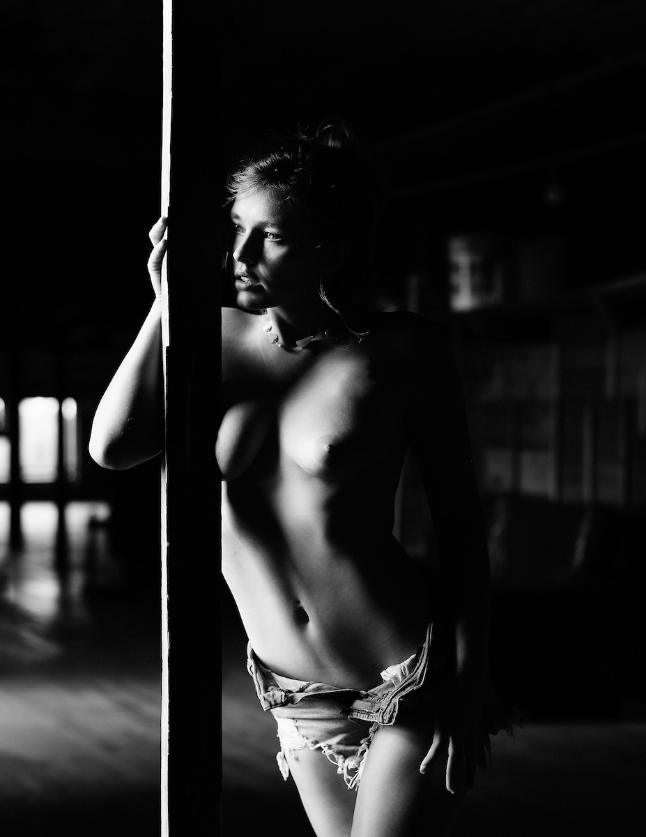 Carissa Black & White - David Holt Image 8