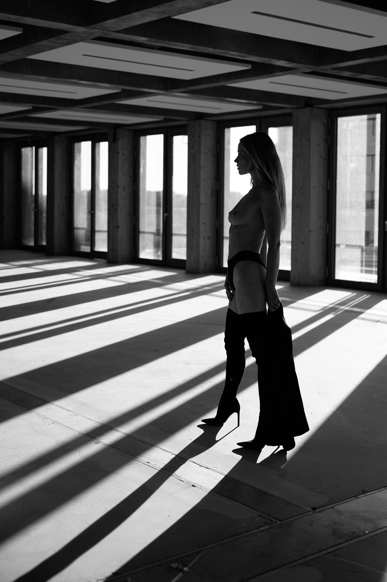 Curves And Architecture - Monsieur S Photographe & Anya K Image 19