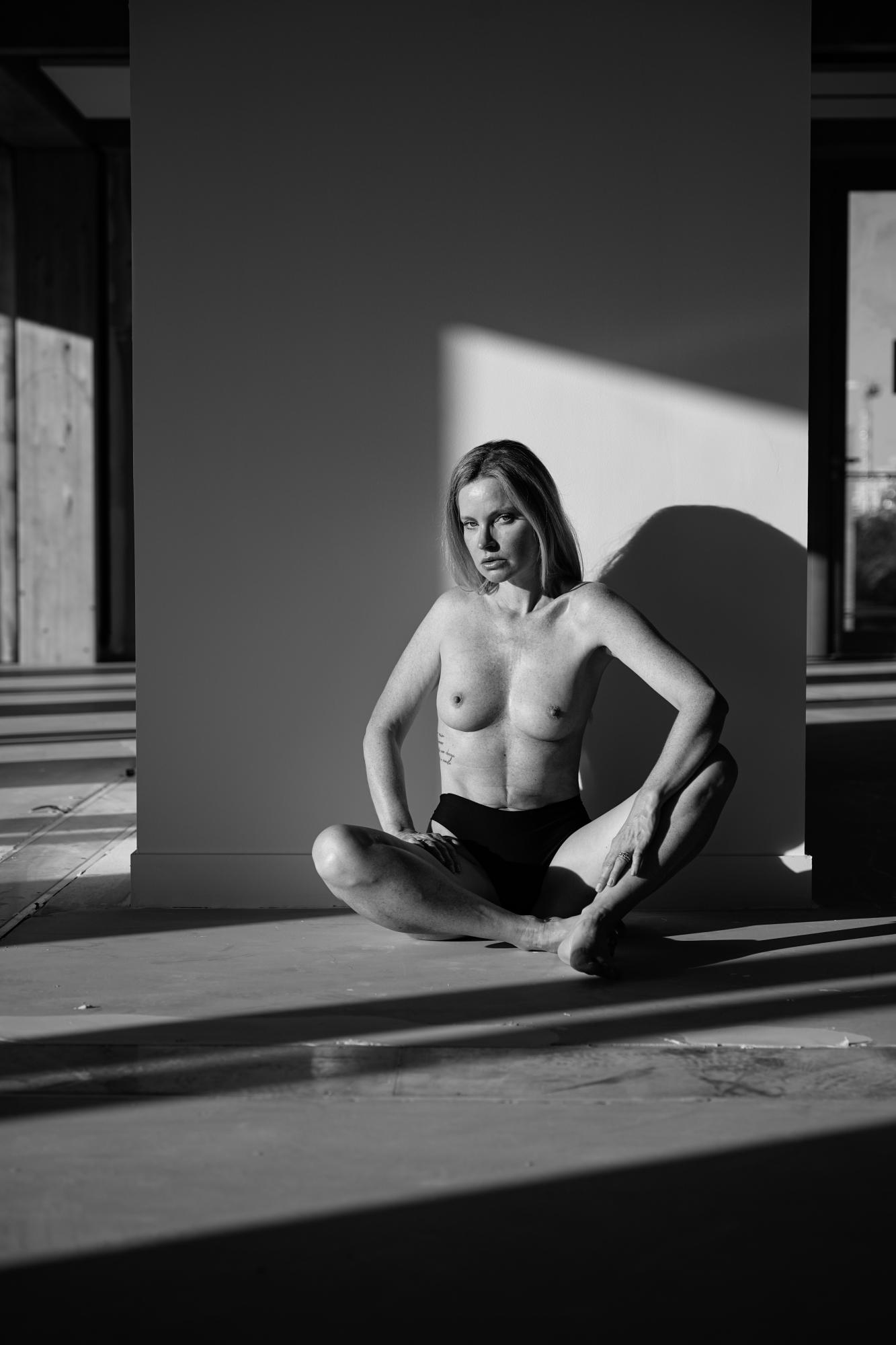 Curves And Architecture - Monsieur S Photographe & Anya K Image 22