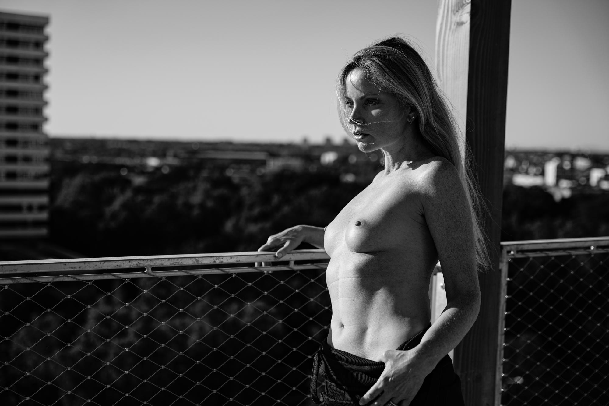 Curves And Architecture - Monsieur S Photographe & Anya K Image 13
