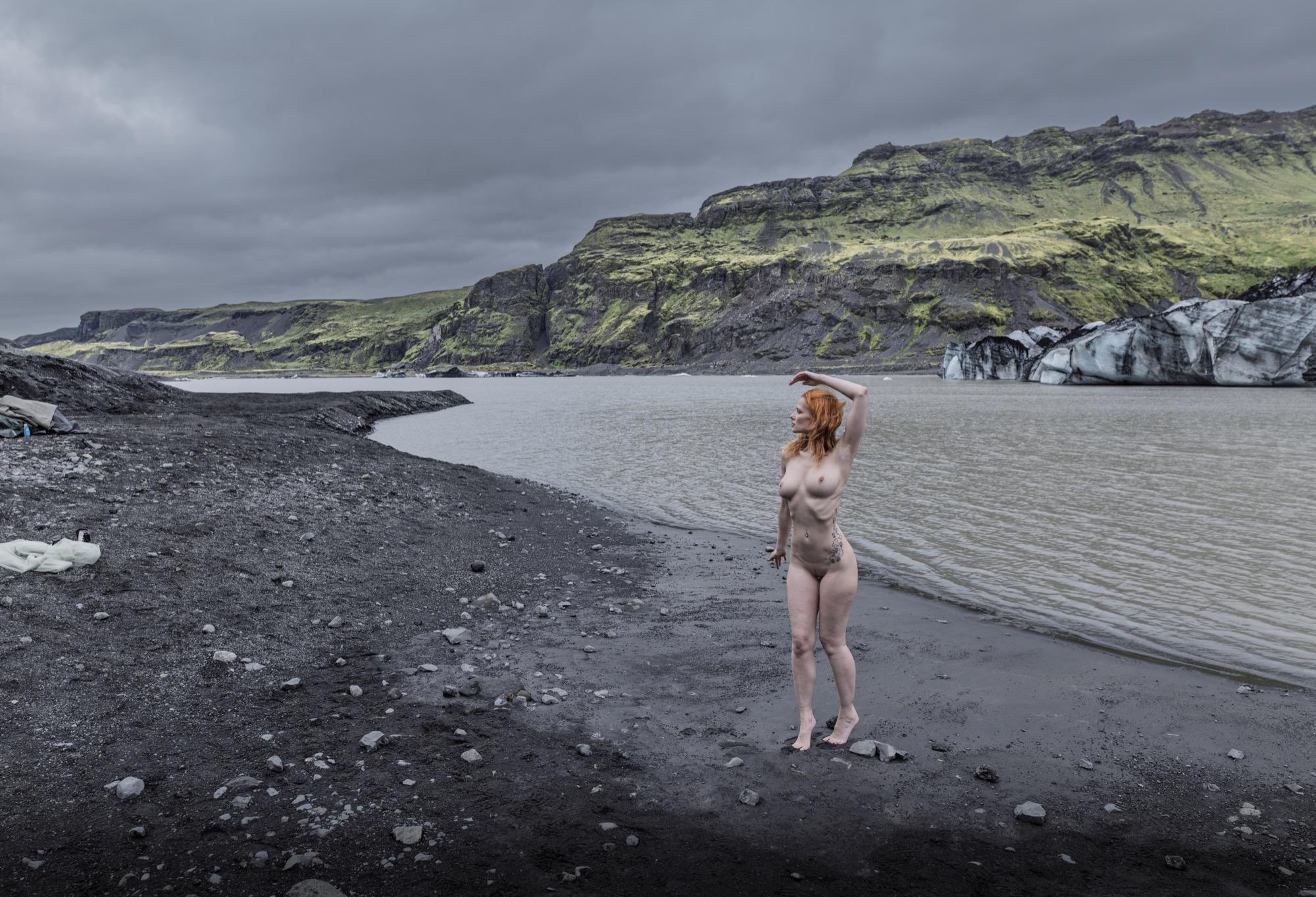 Dancing On Icelandic Nature Claudio Pari & Mini Nini Image 1