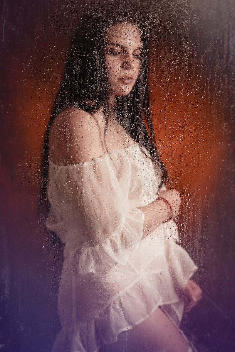 Delicate in White - Tara & Nicholas Goldsworthy Image 4