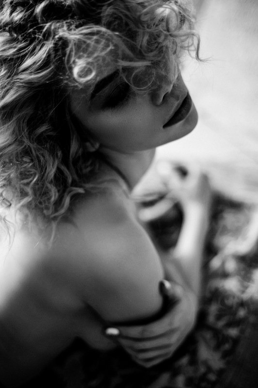 Elena Mak & Alina Larina - Soft Passion Image 14