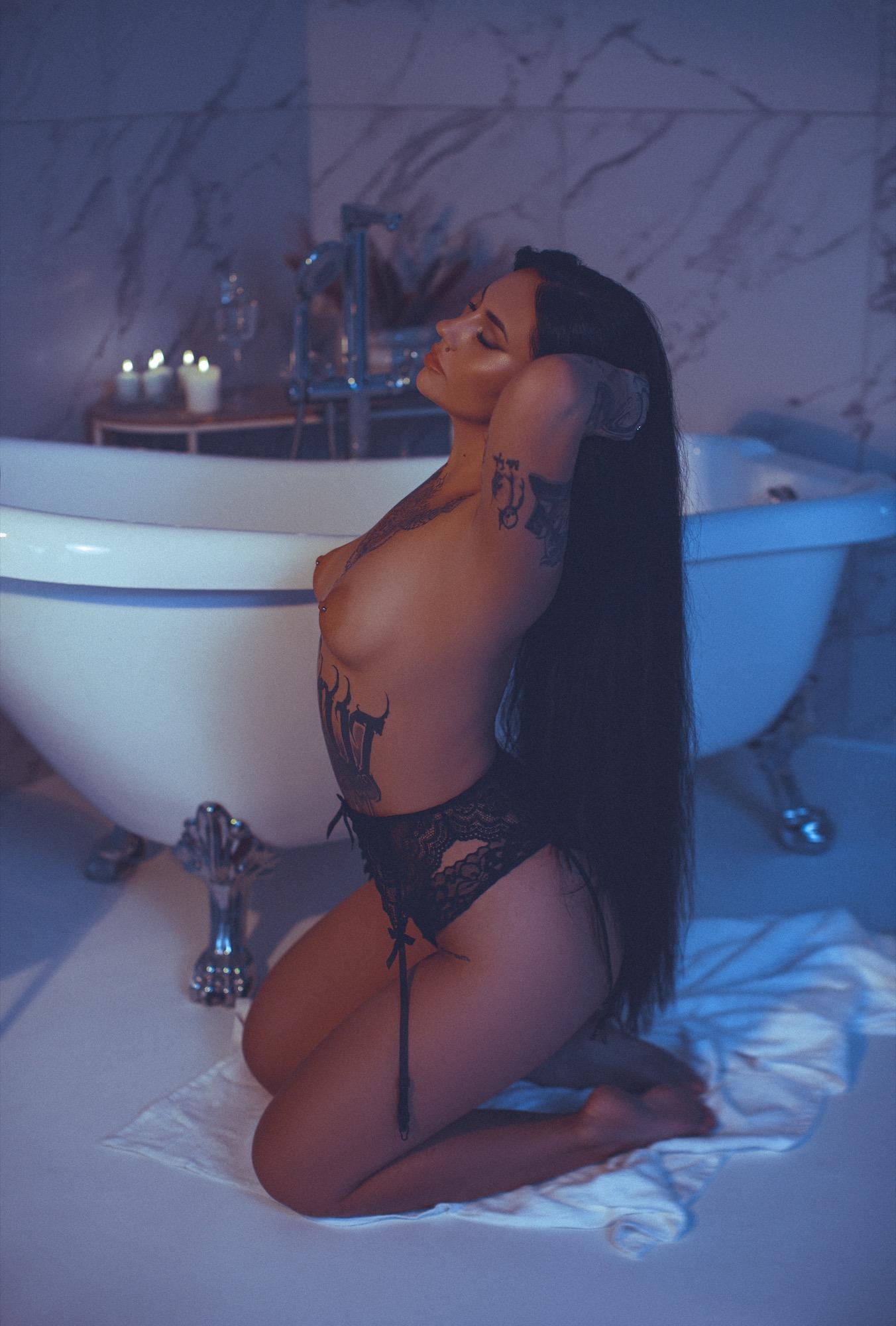 Every Woman Deserves To Feel Like A Masterpiece - Katerina Shmidt & Hanna Alieksieienko Image 1