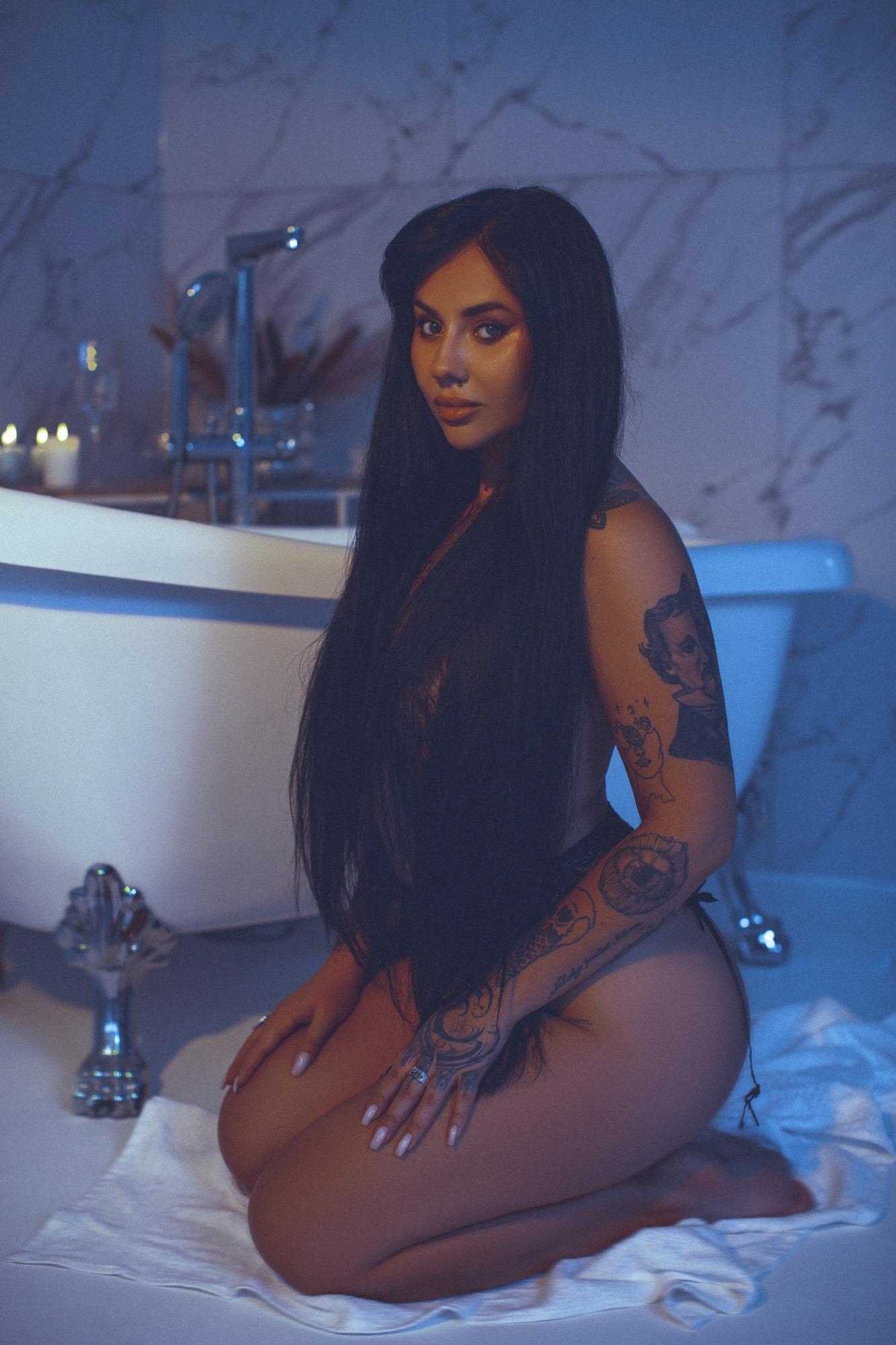 Every Woman Deserves To Feel Like A Masterpiece - Katerina Shmidt & Hanna Alieksieienko Image 3