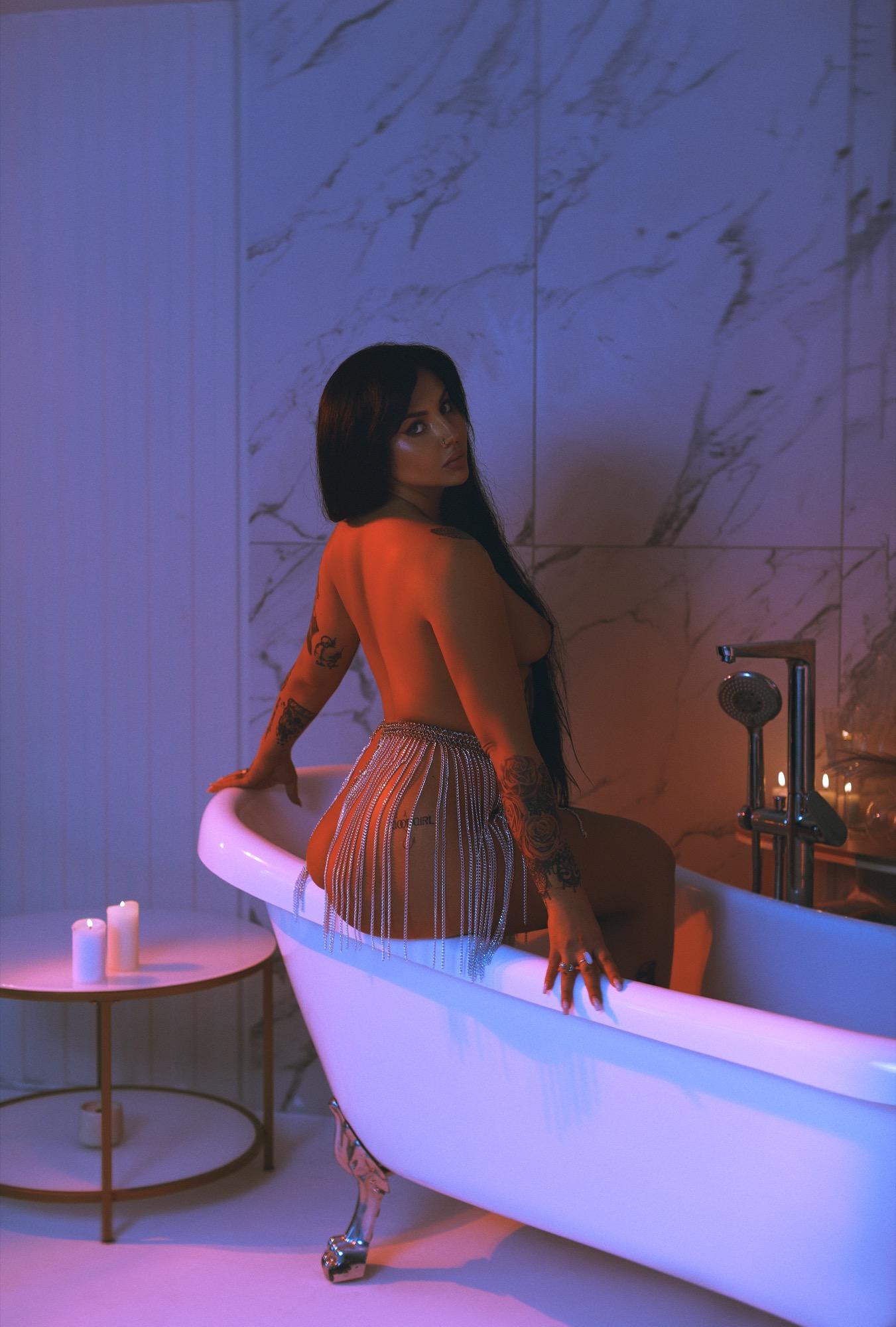 Every Woman Deserves To Feel Like A Masterpiece - Katerina Shmidt & Hanna Alieksieienko Image 7