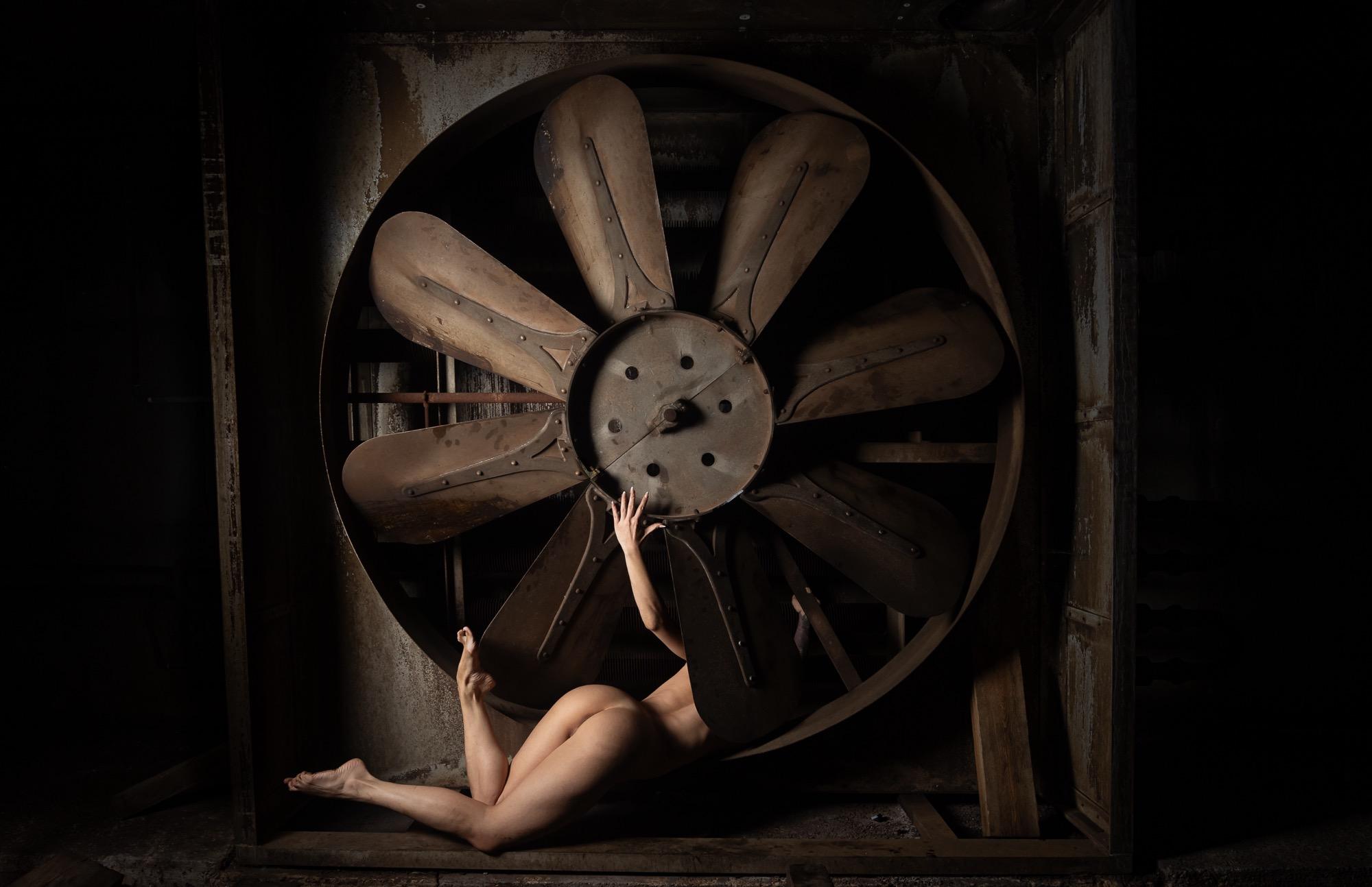 Fanning The Light - Magpie Photography & Jade Stacy Maria Image 7