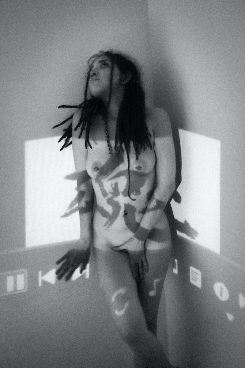 Feline Seduction and Lace - Orbe Dub & Paul Estévez Image 6