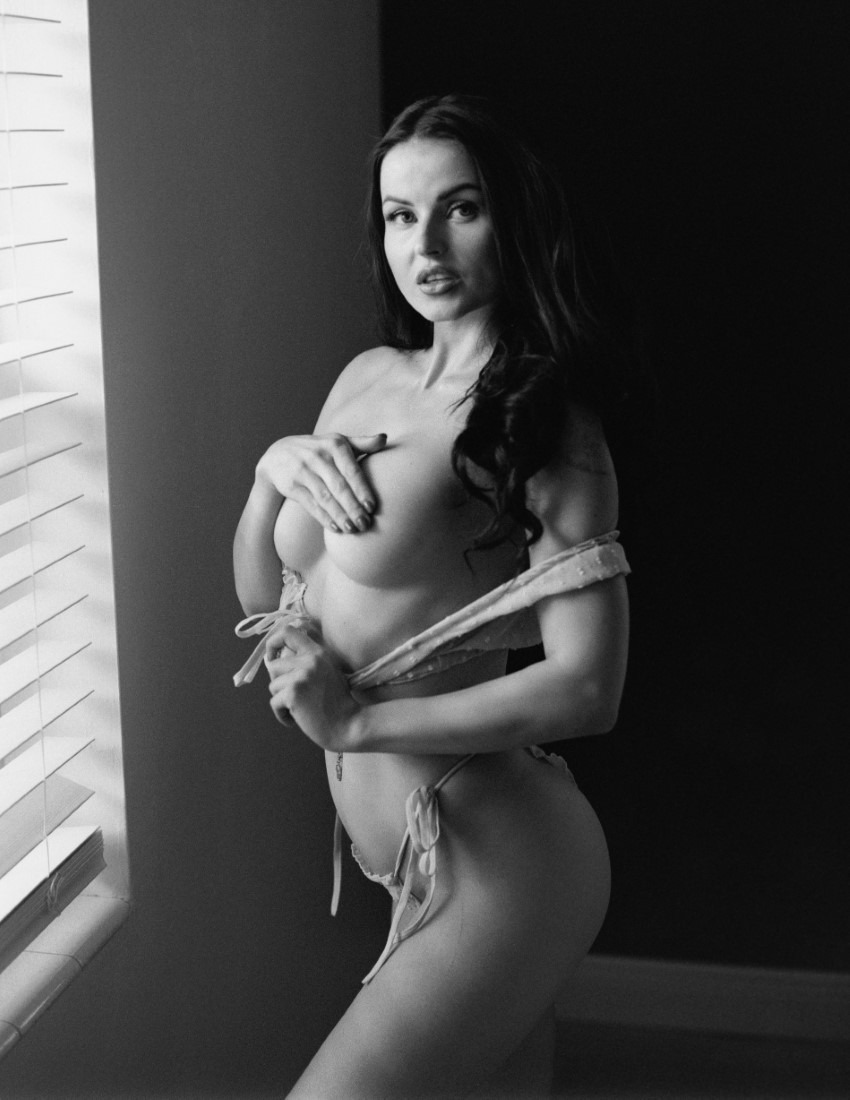 Grain - Veronica Lavery & Vito Servideo Image 10