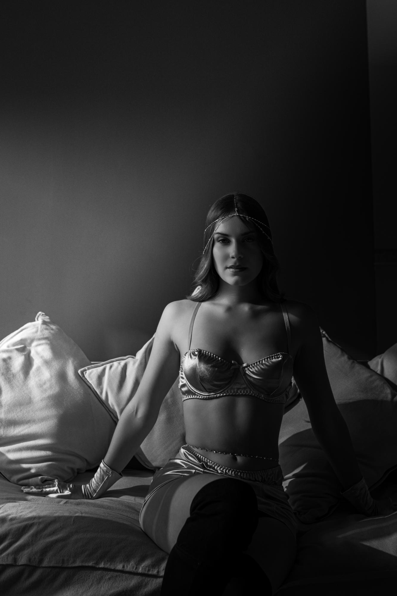 Grogeous Russian Model Elena - Sensuous Darkroom & Elena Lamberti Image 16