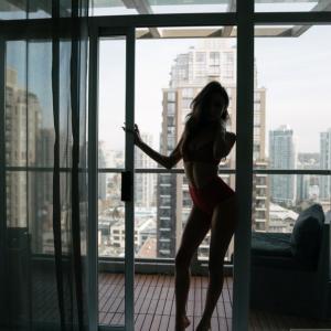 Henna Zimmerman & Maryna Yazbeck - In Red
