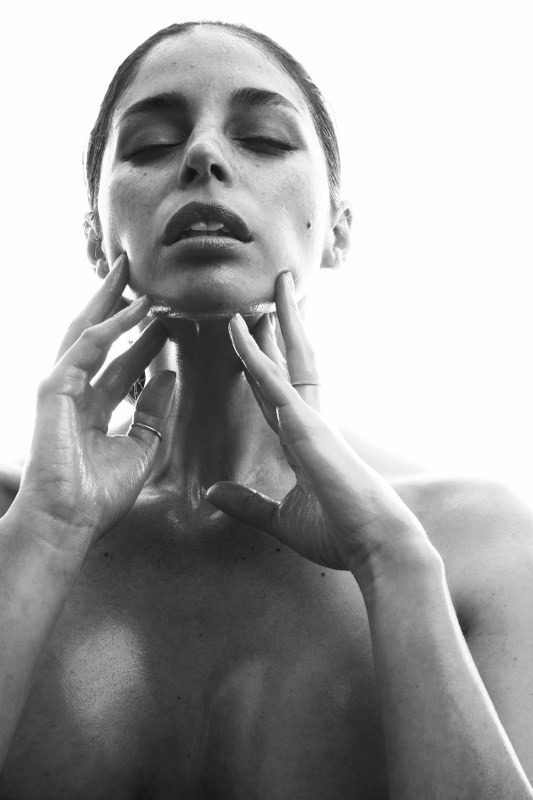 Henry Carter & Solly Luna - Natural Latina Image 7