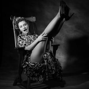 Hollywood Glamour In Black And White Alice Antoinette Doug Hansgat 10 M5lcysk Boudoir Leg Poses