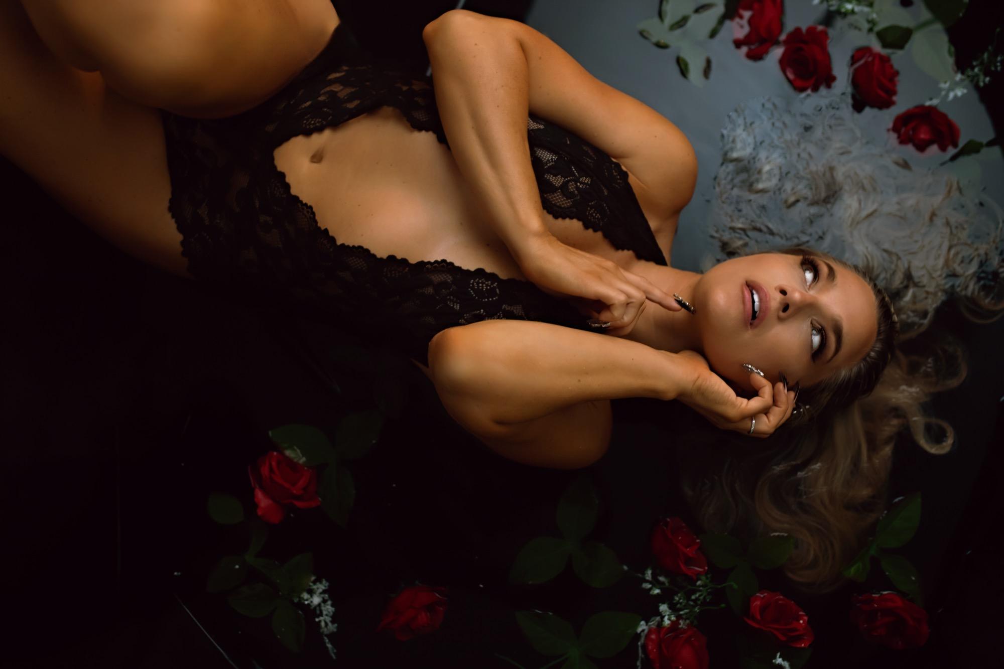 I Put A Spell On You - Lisa Lutz & Heather Foster Image 16