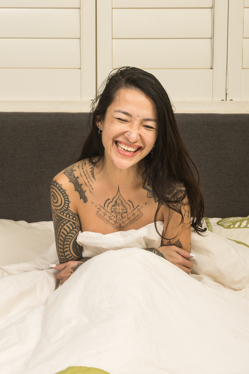 In Bed with My Nguyen - Jorge Colvin Image 14