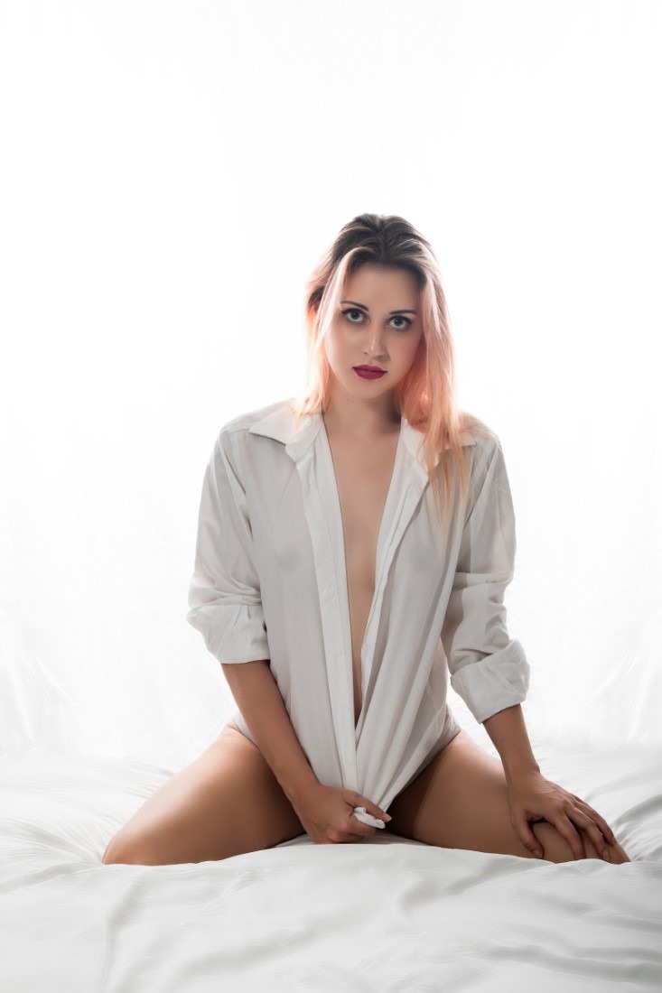 Intimately Renee - Renee Gardner & Jorge Colvin Image 7